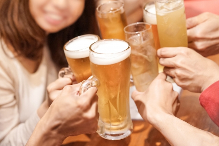 同窓会での乾杯